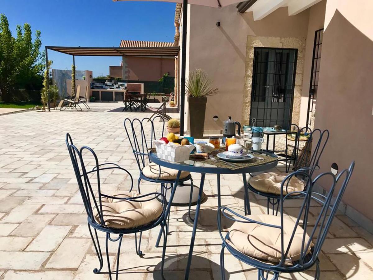 Il Baglio Del Picchio - Noto Apartment San Corrado di Fuori Bagian luar foto